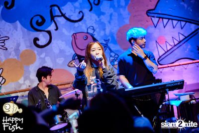 คอนเสิร์ต JEEP ft. First, KIN และ KIDDO ที่ Happy Fish Asiatique — photo 103