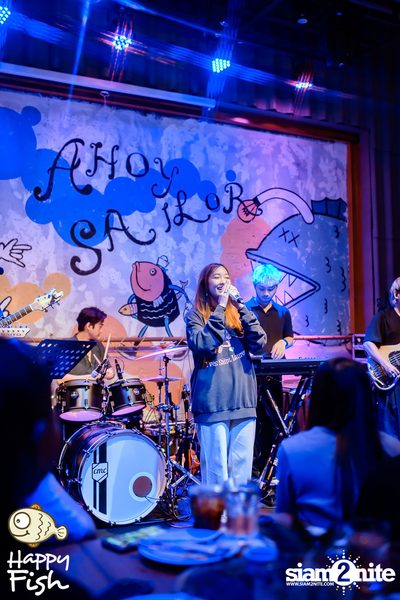 คอนเสิร์ต JEEP ft. First, KIN และ KIDDO ที่ Happy Fish Asiatique — photo 109