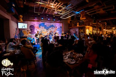 คอนเสิร์ต JEEP ft. First, KIN และ KIDDO ที่ Happy Fish Asiatique — photo 121