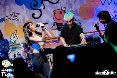 คอนเสิร์ต JEEP ft. First, KIN และ KIDDO ที่ Happy Fish Asiatique — photo 127