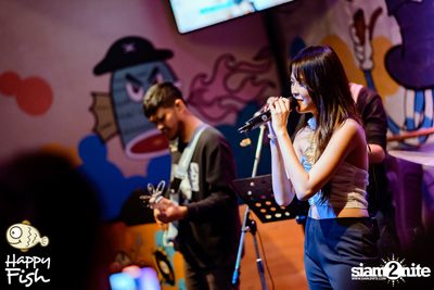 คอนเสิร์ต JEEP ft. First, KIN และ KIDDO ที่ Happy Fish Asiatique — photo 135