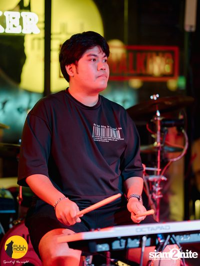 Ink Waruntorn at Fullmoon Terrace & Bar — photo 16