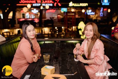 Ink Waruntorn at Fullmoon Terrace & Bar — photo 64
