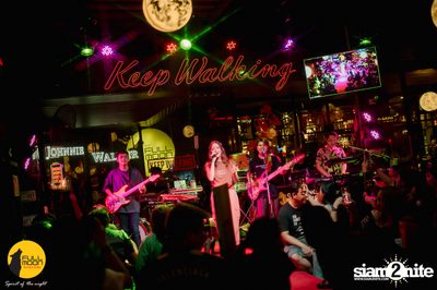 Ink Waruntorn at Fullmoon Terrace & Bar — photo 95