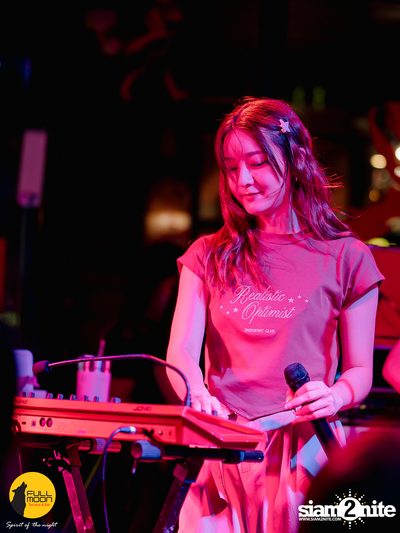 Ink Waruntorn at Fullmoon Terrace & Bar — photo 96