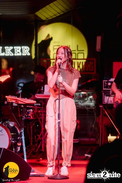 Ink Waruntorn at Fullmoon Terrace & Bar — photo 98