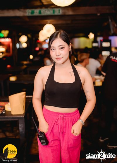 ภาพบรรยากาศคอนเสิร์ต Klear ที่ร้าน Fullmoon Terrace & Bar — photo 3