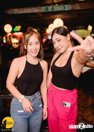ภาพบรรยากาศคอนเสิร์ต Klear ที่ร้าน Fullmoon Terrace & Bar — photo 5