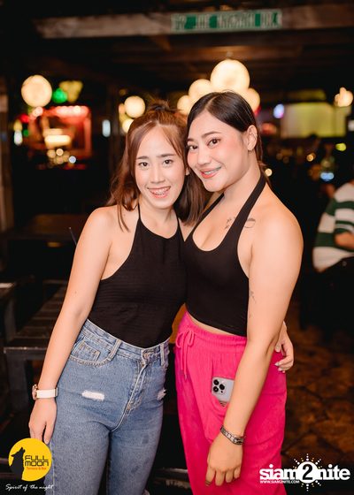 ภาพบรรยากาศคอนเสิร์ต Klear ที่ร้าน Fullmoon Terrace & Bar — photo 6