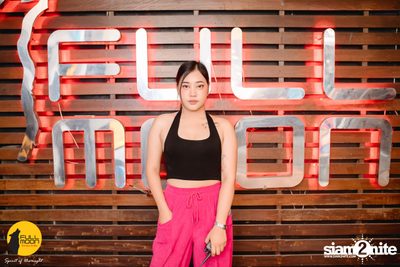 ภาพบรรยากาศคอนเสิร์ต Klear ที่ร้าน Fullmoon Terrace & Bar — photo 7