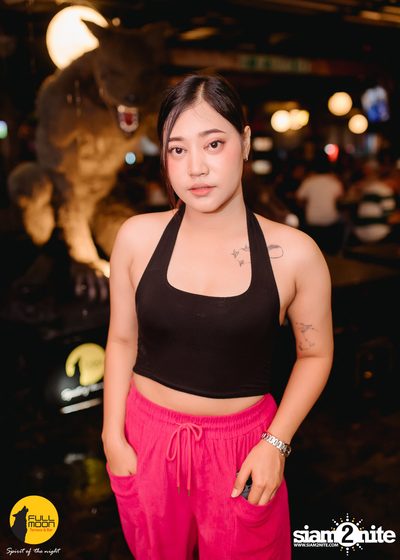ภาพบรรยากาศคอนเสิร์ต Klear ที่ร้าน Fullmoon Terrace & Bar — photo 8