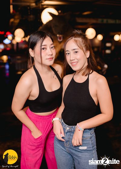ภาพบรรยากาศคอนเสิร์ต Klear ที่ร้าน Fullmoon Terrace & Bar — photo 10