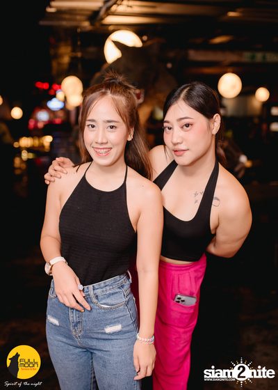 ภาพบรรยากาศคอนเสิร์ต Klear ที่ร้าน Fullmoon Terrace & Bar — photo 11