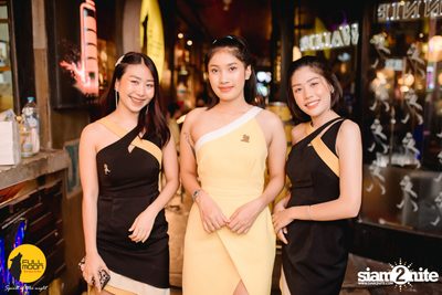 ภาพบรรยากาศคอนเสิร์ต Klear ที่ร้าน Fullmoon Terrace & Bar — photo 12