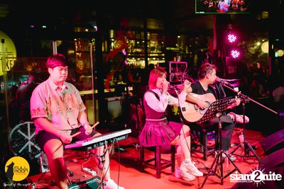 ภาพบรรยากาศคอนเสิร์ต Klear ที่ร้าน Fullmoon Terrace & Bar — photo 15