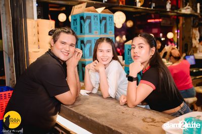 ภาพบรรยากาศคอนเสิร์ต Klear ที่ร้าน Fullmoon Terrace & Bar — photo 24