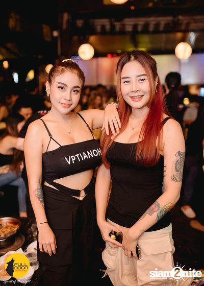 ภาพบรรยากาศคอนเสิร์ต Klear ที่ร้าน Fullmoon Terrace & Bar — photo 29