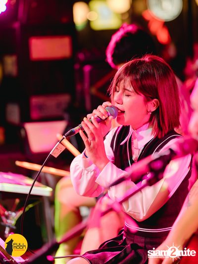 ภาพบรรยากาศคอนเสิร์ต Klear ที่ร้าน Fullmoon Terrace & Bar — photo 33
