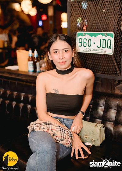 ภาพบรรยากาศคอนเสิร์ต Klear ที่ร้าน Fullmoon Terrace & Bar — photo 35