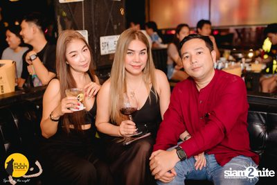 ภาพบรรยากาศคอนเสิร์ต Klear ที่ร้าน Fullmoon Terrace & Bar — photo 37