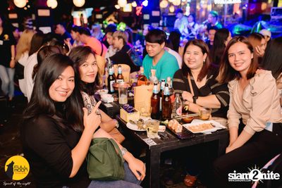 ภาพบรรยากาศคอนเสิร์ต Klear ที่ร้าน Fullmoon Terrace & Bar — photo 39