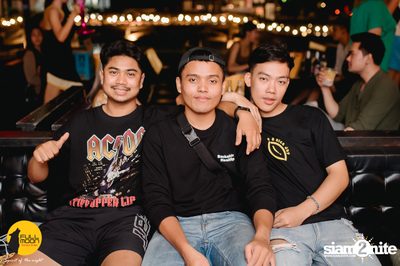 ภาพบรรยากาศคอนเสิร์ต Klear ที่ร้าน Fullmoon Terrace & Bar — photo 41