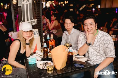 ภาพบรรยากาศคอนเสิร์ต Klear ที่ร้าน Fullmoon Terrace & Bar — photo 42