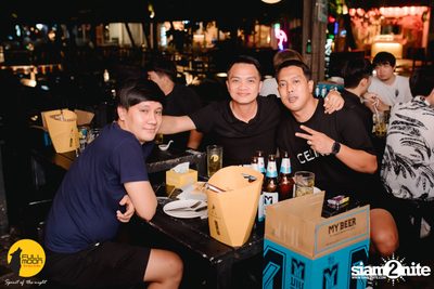 ภาพบรรยากาศคอนเสิร์ต Klear ที่ร้าน Fullmoon Terrace & Bar — photo 67
