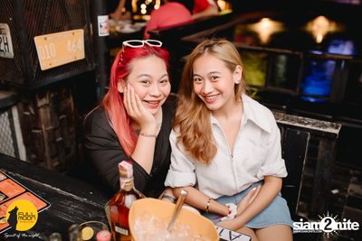 ภาพบรรยากาศคอนเสิร์ต Klear ที่ร้าน Fullmoon Terrace & Bar — photo 74