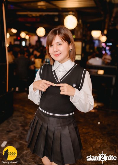 ภาพบรรยากาศคอนเสิร์ต Klear ที่ร้าน Fullmoon Terrace & Bar — photo 83