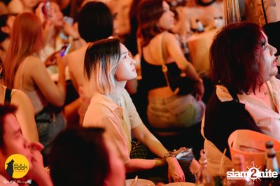 ภาพบรรยากาศคอนเสิร์ต Klear ที่ร้าน Fullmoon Terrace & Bar — photo 92