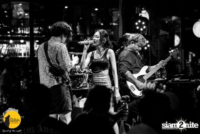 ภาพบรรยากาศคอนเสิร์ต Klear ที่ร้าน Fullmoon Terrace & Bar — photo 95