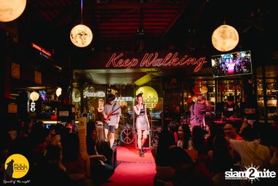 ภาพบรรยากาศคอนเสิร์ต Klear ที่ร้าน Fullmoon Terrace & Bar — photo 101