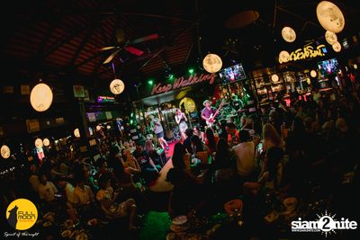 ภาพบรรยากาศคอนเสิร์ต Klear ที่ร้าน Fullmoon Terrace & Bar — photo 106