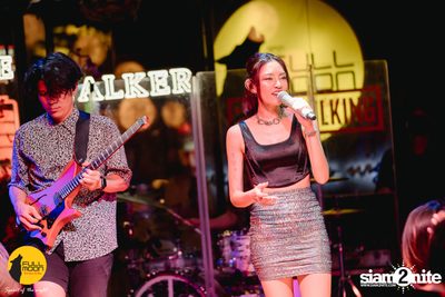 ภาพบรรยากาศคอนเสิร์ต Klear ที่ร้าน Fullmoon Terrace & Bar — photo 107