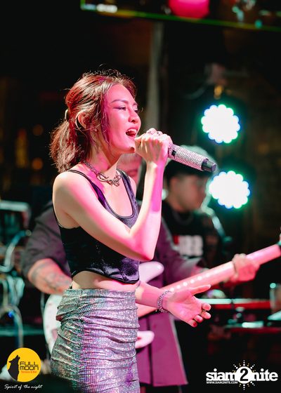 ภาพบรรยากาศคอนเสิร์ต Klear ที่ร้าน Fullmoon Terrace & Bar — photo 112