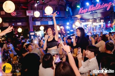 ภาพบรรยากาศคอนเสิร์ต Klear ที่ร้าน Fullmoon Terrace & Bar — photo 121