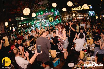 ภาพบรรยากาศคอนเสิร์ต Klear ที่ร้าน Fullmoon Terrace & Bar — photo 128