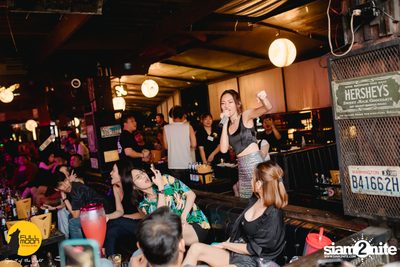 ภาพบรรยากาศคอนเสิร์ต Klear ที่ร้าน Fullmoon Terrace & Bar — photo 130