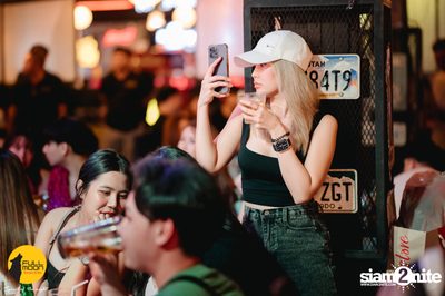 ภาพบรรยากาศคอนเสิร์ต Klear ที่ร้าน Fullmoon Terrace & Bar — photo 131