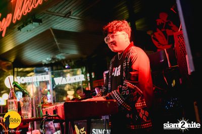 ภาพบรรยากาศคอนเสิร์ต Klear ที่ร้าน Fullmoon Terrace & Bar — photo 132