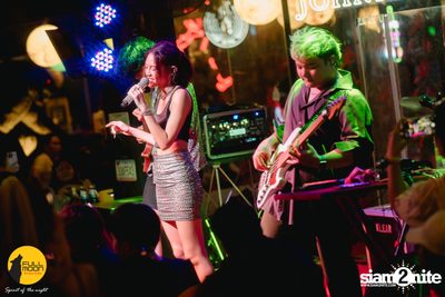 ภาพบรรยากาศคอนเสิร์ต Klear ที่ร้าน Fullmoon Terrace & Bar — photo 143