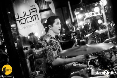 ภาพบรรยากาศคอนเสิร์ต Klear ที่ร้าน Fullmoon Terrace & Bar — photo 146