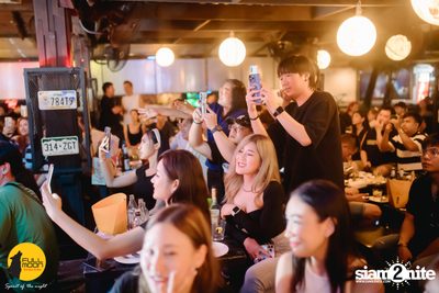 ภาพบรรยากาศคอนเสิร์ต Klear ที่ร้าน Fullmoon Terrace & Bar — photo 148