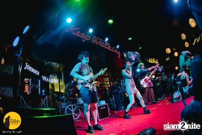 ภาพบรรยากาศคอนเสิร์ต Klear ที่ร้าน Fullmoon Terrace & Bar — photo 150