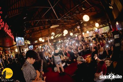 ภาพบรรยากาศคอนเสิร์ต Klear ที่ร้าน Fullmoon Terrace & Bar — photo 157