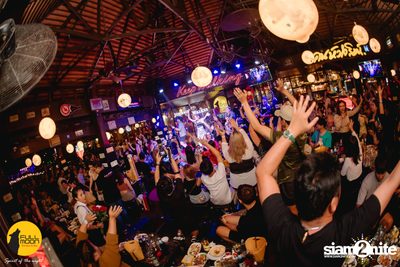 ภาพบรรยากาศคอนเสิร์ต Klear ที่ร้าน Fullmoon Terrace & Bar — photo 159