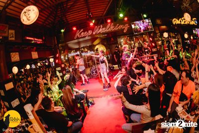 ภาพบรรยากาศคอนเสิร์ต Klear ที่ร้าน Fullmoon Terrace & Bar — photo 161