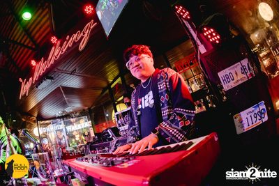 ภาพบรรยากาศคอนเสิร์ต Klear ที่ร้าน Fullmoon Terrace & Bar — photo 163