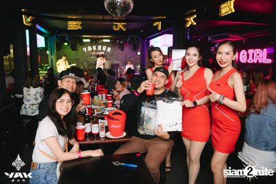 Slap Kiss x Zom Marie at Yak Bar — photo 4